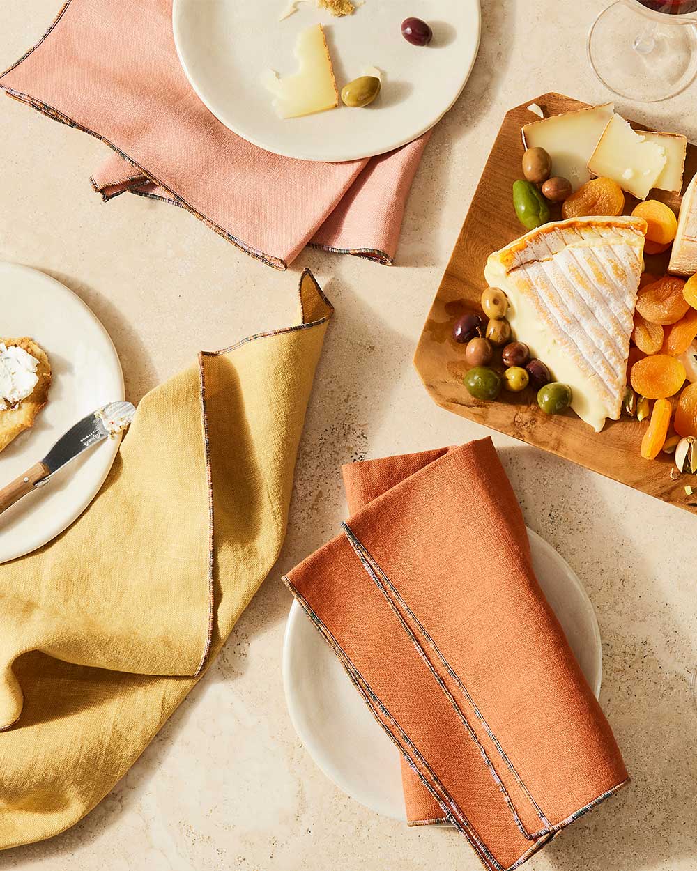 Atelier Saucier, Los Angeles-based custom cloth napkins, towels, table runners, cocktail sets and more! Custom monogramming.