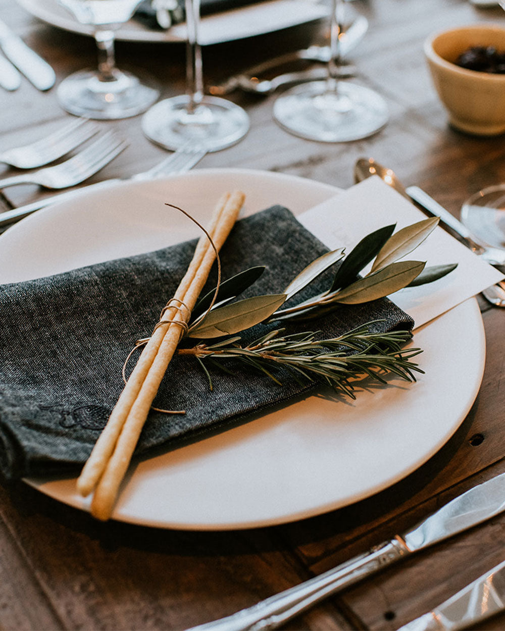 Atelier Saucier, Los Angeles-based custom cloth napkins, towels, table runners, cocktail sets and more! Custom monogramming.