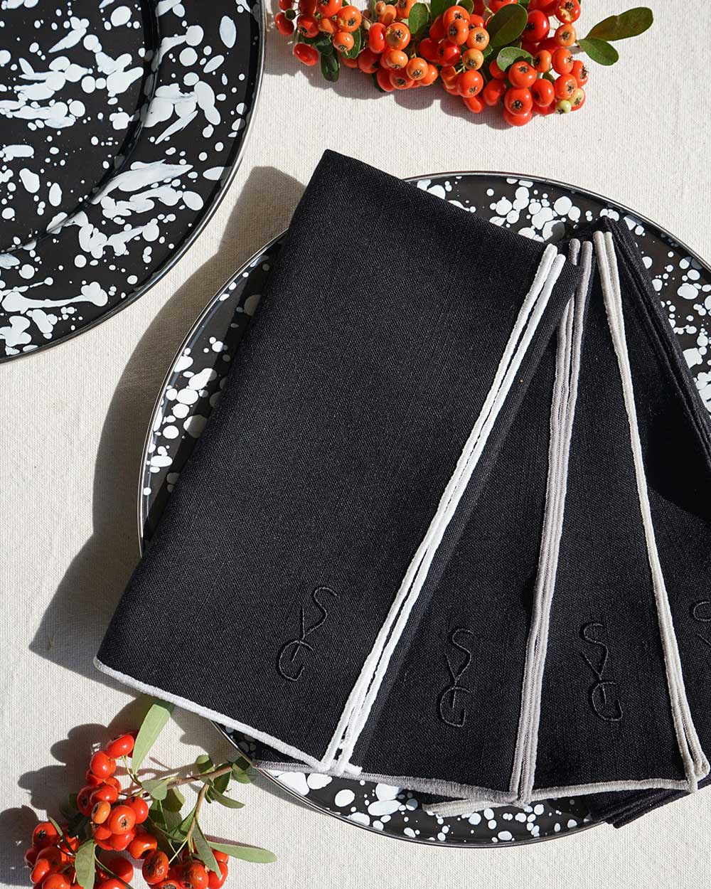 Atelier Saucier, Los Angeles-based custom cloth napkins, towels, table runners, cocktail sets and more! Custom monogramming.