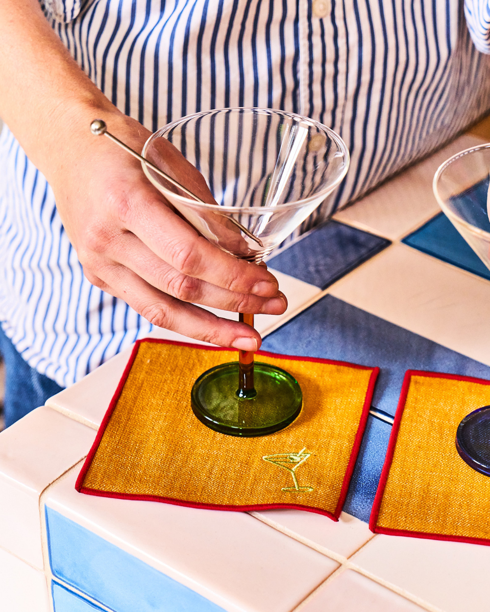 Atelier Saucier, custom cloth napkins, towels, table runners, cocktail sets and more! Custom monogramming. Los Angeles-based tabletop design house