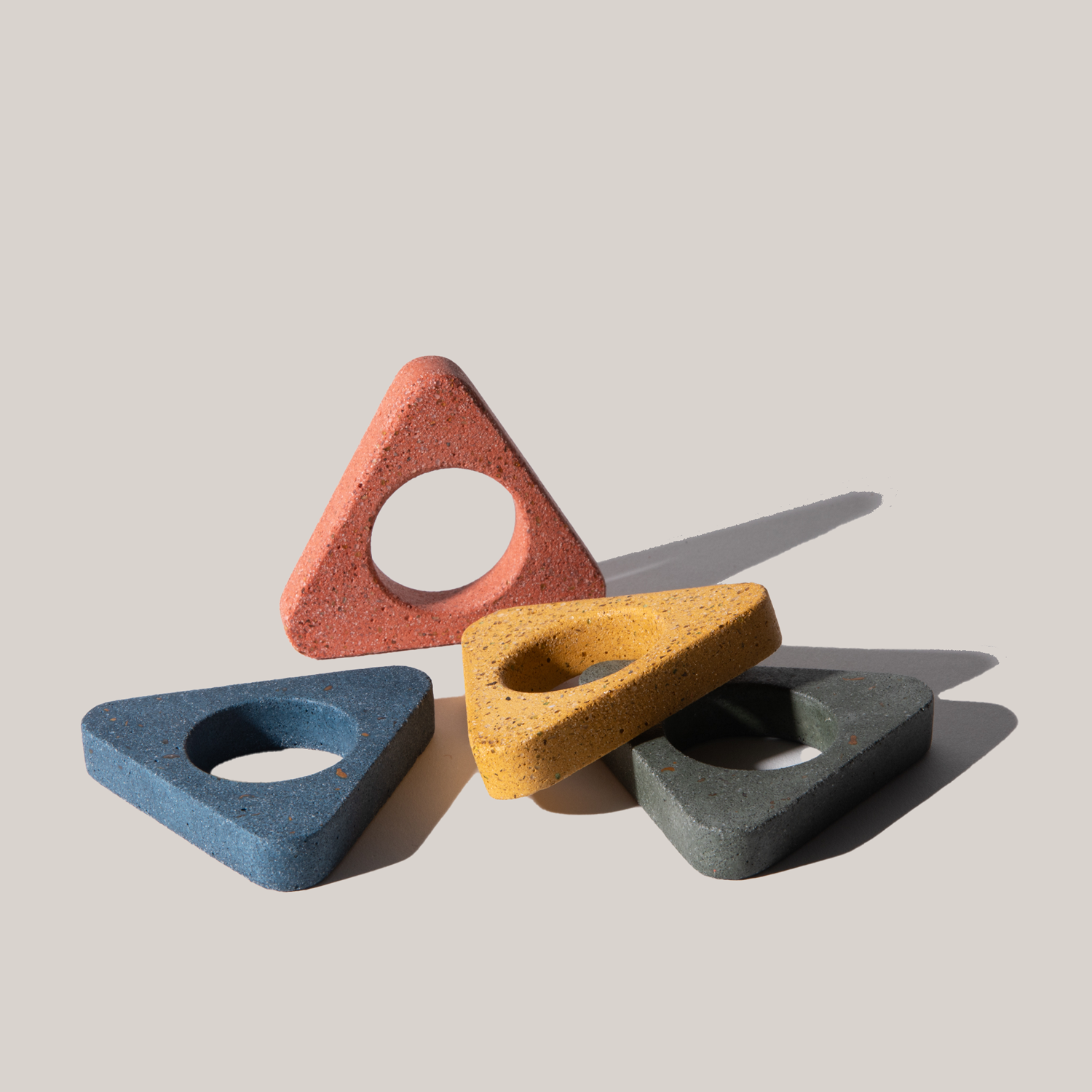 Concrete Rainbow Napkin Rings | Set of 4 Napkin Rings Pretti.Cool - Atelier Saucier