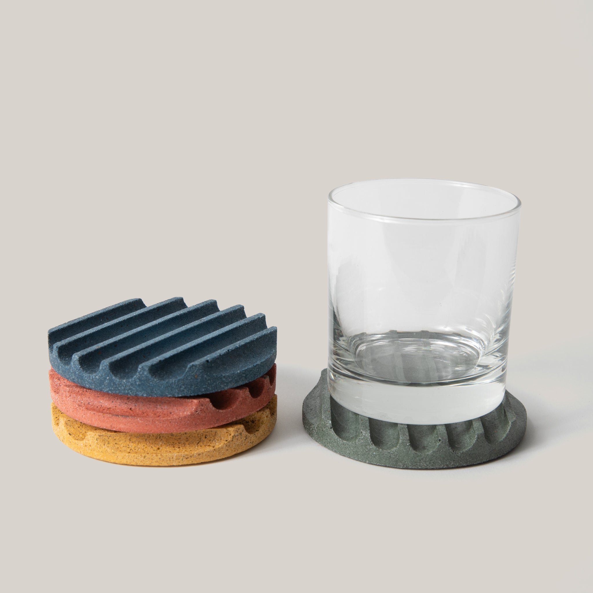 Concrete Rainbow Coasters | Set of 4 Coasters Pretti.Cool - Atelier Saucier