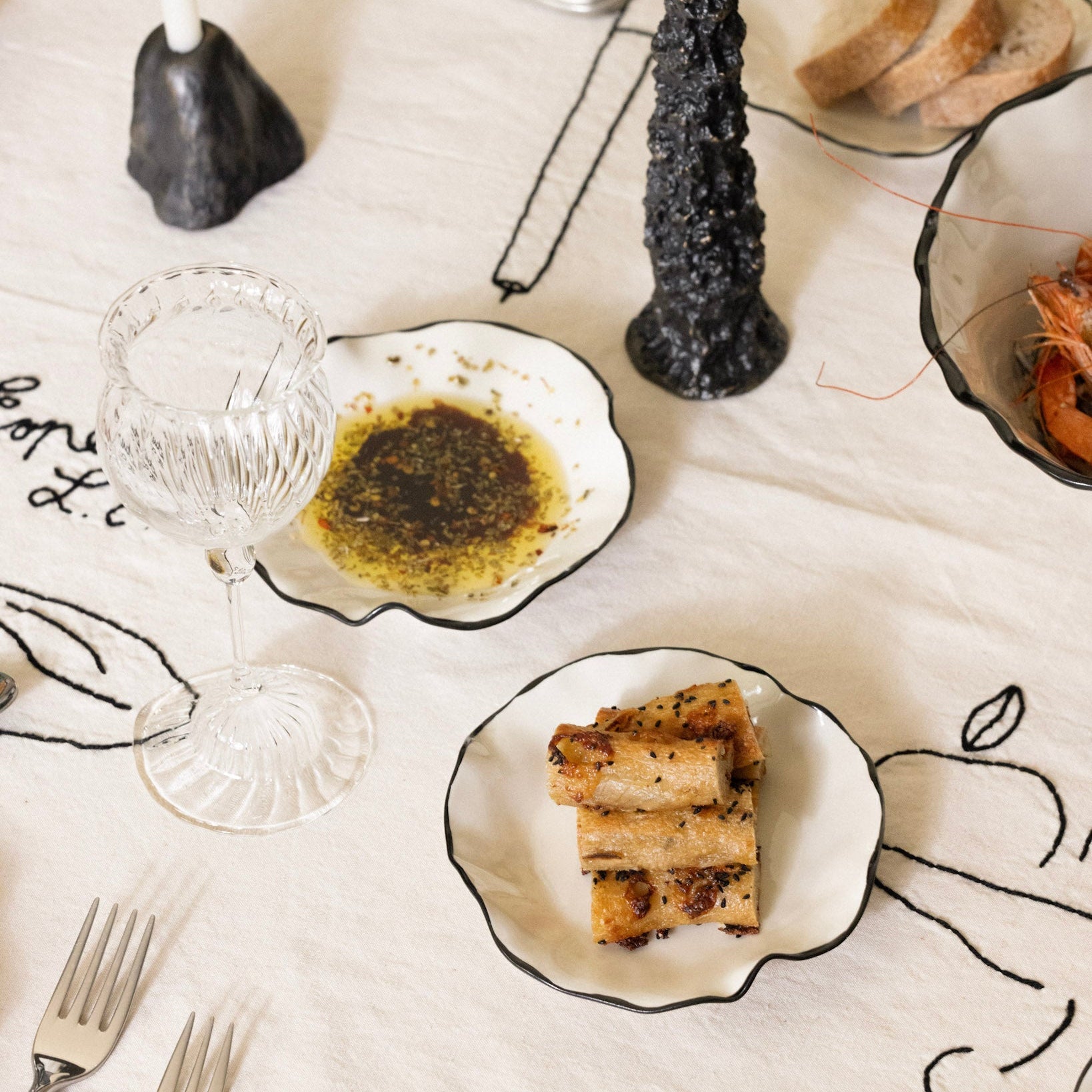 Ribbon Bread Plate Plates LES Collection - Atelier Saucier