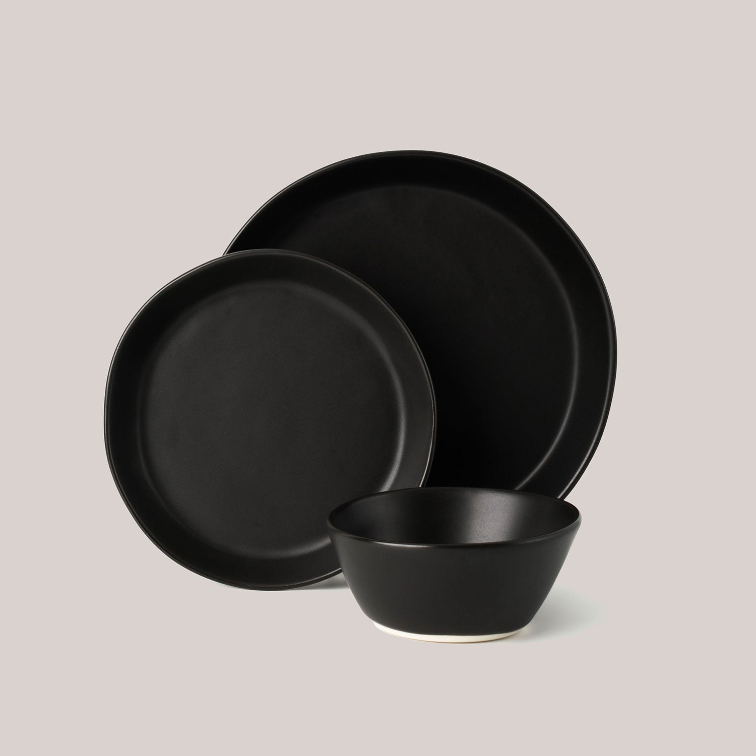 3-Piece Skali Coupe Dinner Setting Plates Haand - Atelier Saucier