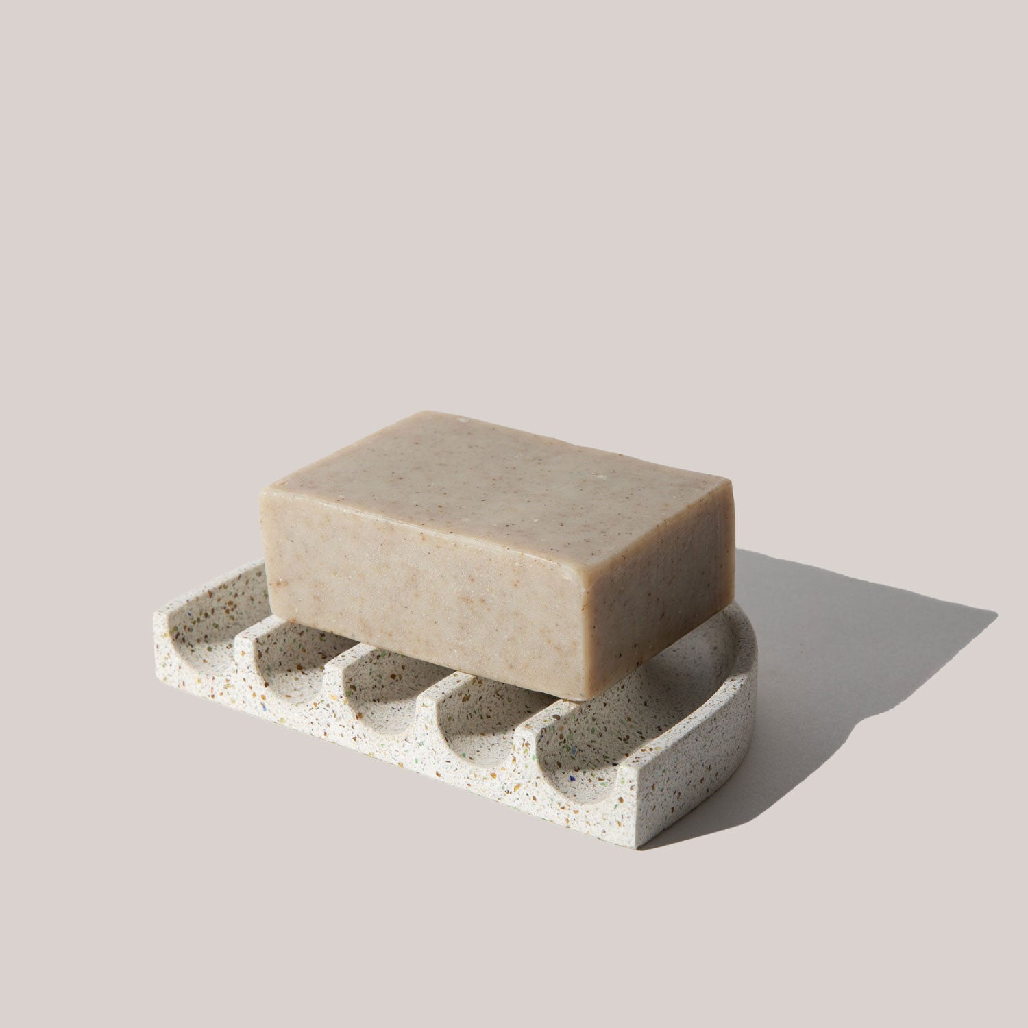 Sponge Rest | White Terrazzo Soap Dishes + Sponge Rests Pretti.Cool - Atelier Saucier