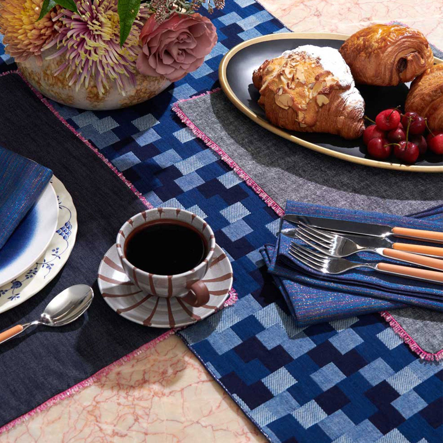 Patchwork Table Runner TABLE RUNNERS ATELIER SAUCIER - Atelier Saucier