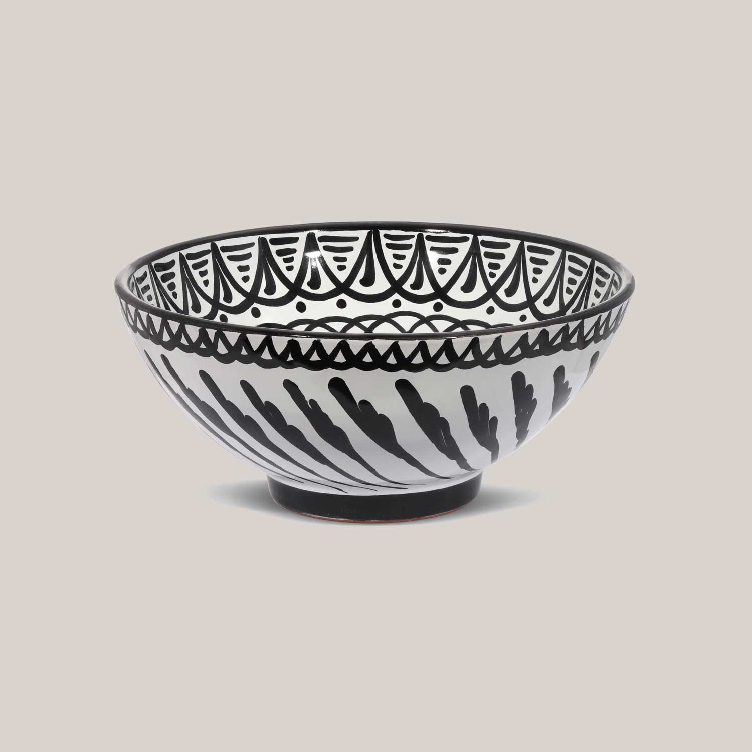 Medium Hand-Painted Bowl | Black Bowls Pomelo Casa - Atelier Saucier